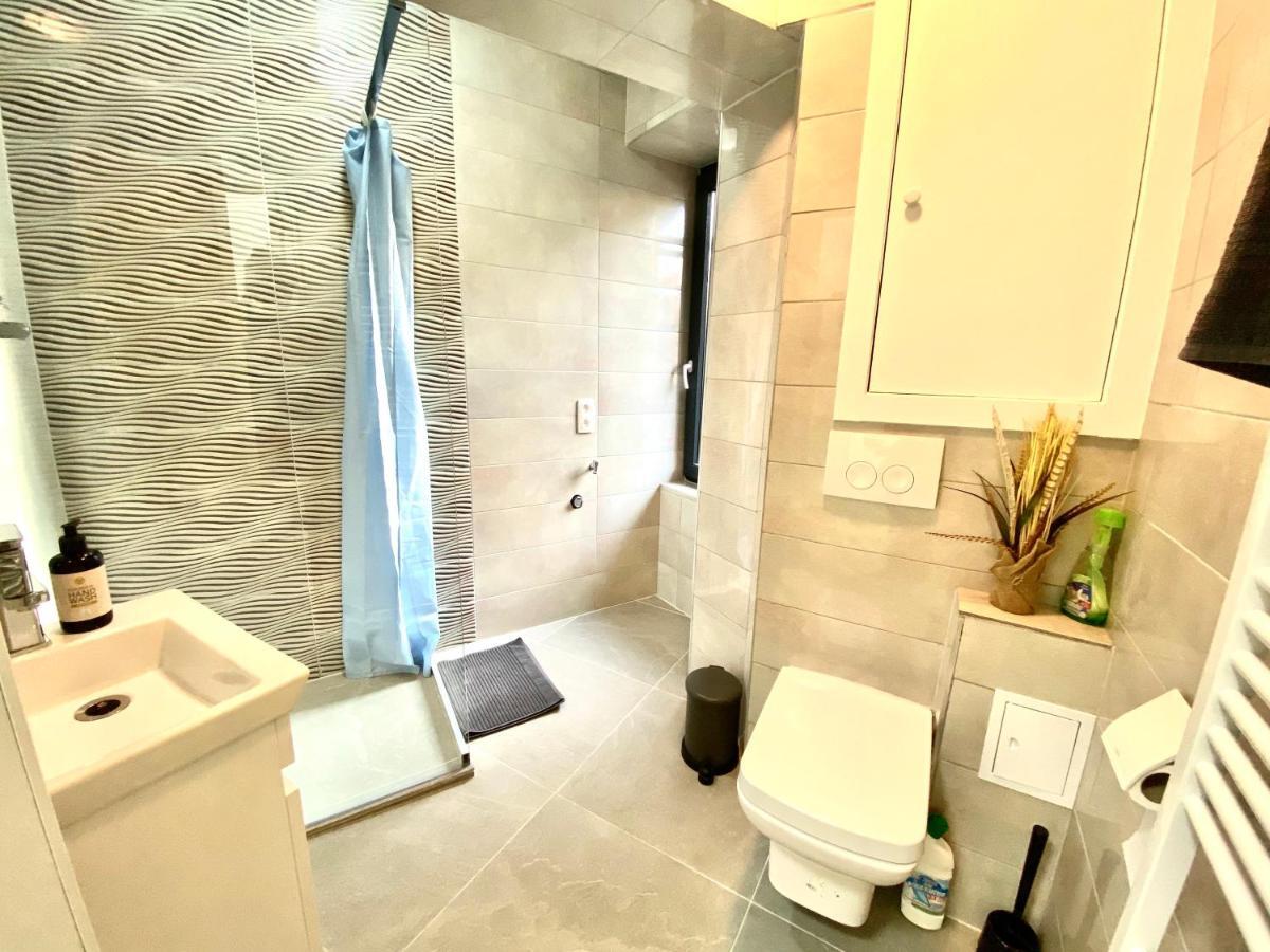 Brial Apartment 2 Bedrooms, Антверпен Екстер'єр фото
